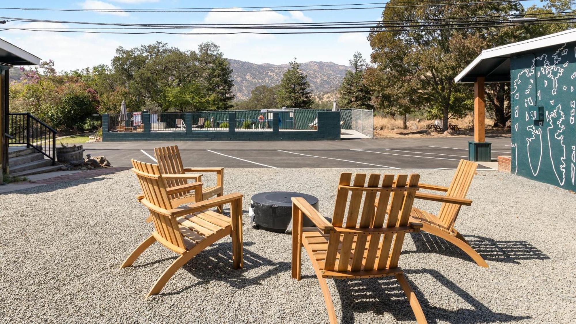 The Charlotte Sequoia Motel R2 Three Rivers Exterior photo